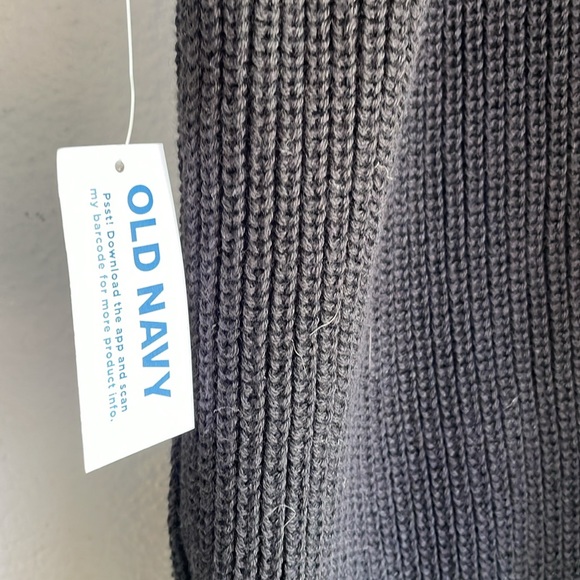 Brand new Old Navy high neck, sleeveless sweater top. Black. XL NWT - Picture 3 of 3